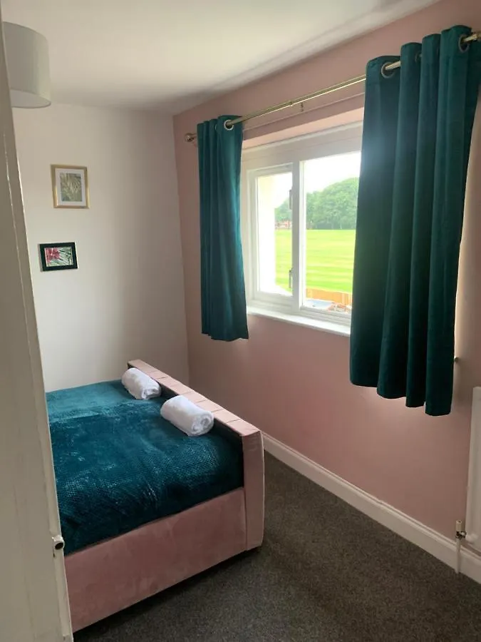 The Snug, Ideal For Sporting Events And City Breaks, Hidden Nook In The Heart Of Newcastle, With Parking, Wifi, Smart Tv, Close To All Local Travel Links 0*, Νιούκασλ Ηνωμένο Βασίλειο
