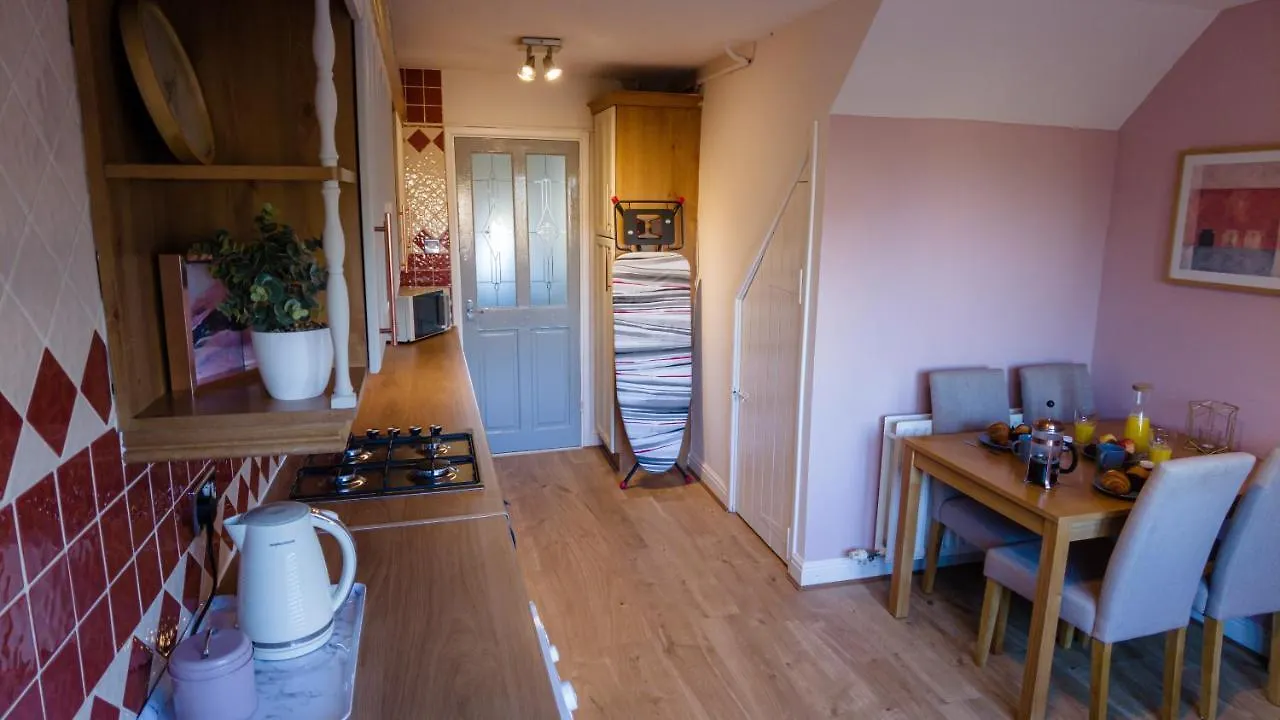 The Snug, Ideal For Sporting Events And City Breaks, Hidden Nook In The Heart Of Newcastle, With Parking, Wifi, Smart Tv, Close To All Local Travel Links Νιούκασλ