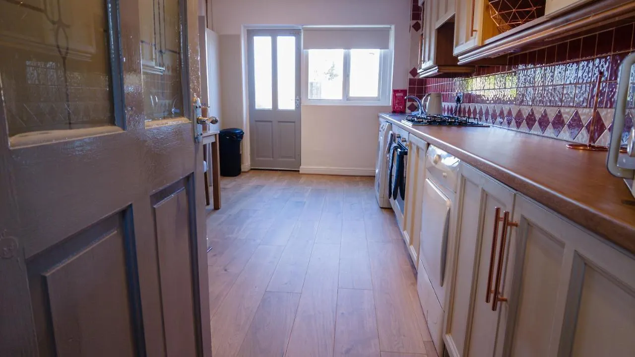 Σπίτι διακοπών The Snug, Ideal For Sporting Events And City Breaks, Hidden Nook In The Heart Of Newcastle, With Parking, Wifi, Smart Tv, Close To All Local Travel Links